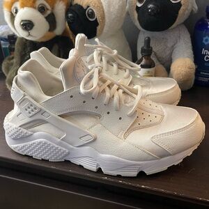 Women’s Cream Athletic Sneakers - Lightweight Lace-Up Comfort